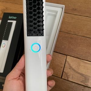 Cordless ceramic hair straightening